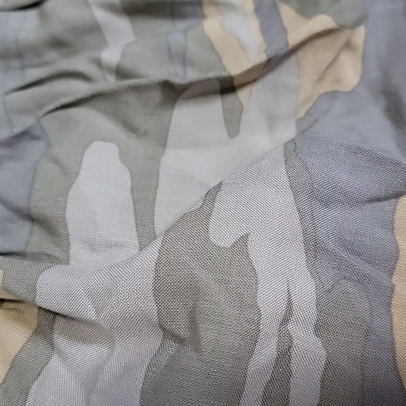 EXPRESS CAMO SHORTS/ XS. - Picture 8 of 8